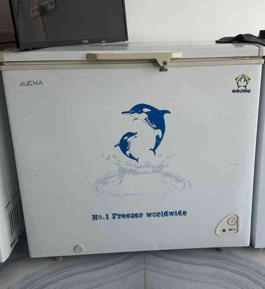 يتوفر لدى معرض ومزاد العهد للأثاث المنزلي
مجمدات كبير وسط صغير  السعر ١٧٥ وبيها مجال 
شرط النظافه والشغل
العنوان / تكريت - القادسيه- حي الكفاءات - قرب جامع الكفاءات مجاور جامعة تكريت 
متواجدين من الساعه ٩ صباحاً إلى الساعه ١٠ مساءاً 
يتوفر لدينا خدمة توصيل لكافة مناطق محافظة صلاح الدين للتواصل / ‏‪***********‬‏
