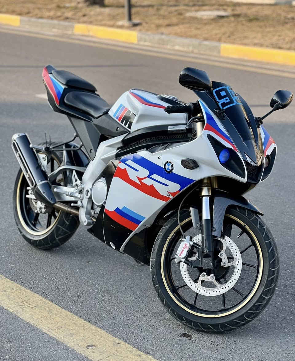 السلام عليكم للبيع بطح مكينة ربع الدراجة مكفولة من كلشي وجاهز السعر 17$ للأتصال ***********
ملاحظة الدراجة اني خال اله علامة بي ام هيه اسبانية 
مكاني حي الجامعة
