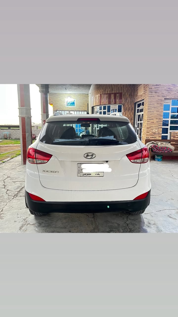 السلام عليكم
توكسان خليجي 2015 مكفوله ماشيه 71 مكينه 2000
السعر 172 وبيها مجال 
العنوان بغداد 
للاستفسار الأتصال ***********
