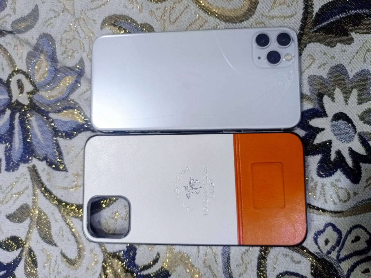 ايفون ١١ برو ماكس شاشه اصليه ضهر مكسور فقط بطاريه مبدله وفطر بزاويه مال لمس ماماثر ذاكره ٢٥٦ قطاره بشحن تك سيم لون ابيض السعر ٢٠٠ الف ومجال قليل


**إذا كنت صاحب هذا الإعلان وتريد حذفه لأي سبب، رجاءا أرسل رسالة إلى الدعم الفني**