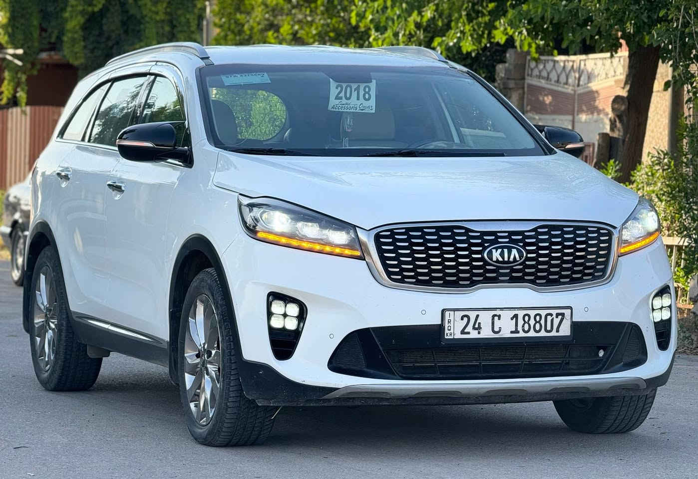 سورنتو  2018 خليجي للبيع فقط 🚫
السعر 219$ 💸 وبيهاا مجال 

فول موصفات فقط بدون بونوراما

محرك V6 دوش 3500

كير Atm

بصمة تشغيل عدد (2)

سبعة راكب ✅

ثلاث قطع تبريد  + تبريد منفصل 

كشنات جلد + كشن سايق كهرباء

بردات خلفية 

شحن لاسلكي واير ليس 

صندوق ذكي كهربائي

لايت زينون عدسات بلادي LED ✅

حساسات امامي خلفي 

تحكمات مقود 

شاشة كبيرة 

كامرة دوار 

ويل كب كروم 

بدون ضرر السيارة ✅

فقط ملاحضتين بارد السونار مرفق بصور 🚫✅

مكان السيارة موصل ايسر 

***********

***********
