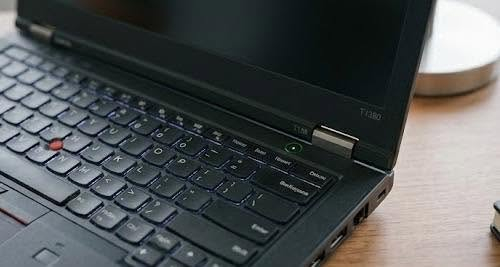 لينوفو ThinkPad بسعر التحدي 💥💻 جهاز قوي وعملي للدراسة والعمل والاستخدام اليومي!

💻 المواصفات: 
✅ الجهاز: Lenovo ThinkPad
✅ المعالج: Intel Core i7 الجيل الثالث
✅ التخزين: 128GB SSD سريع جداً (ضعف السرعة العادية)
✅ الرام: 8GB قابل للزيادة
✅ بطارية ممتازة وأداء مستقر
✅ تبريد قوي وتشغيل ثابت
✅ تصميم أنيق وكلاس

🎁 مع الجهاز: بكج هدايا (قطعتين) 🎁

🛡️ كفالة 6 أشهر ضد العيوب المصنعية
🚚 توصيل لجميع أنحاء المملكة متوفر


**إذا كنت صاحب هذا الإعلان وتريد حذفه لأي سبب، رجاءا أرسل رسالة إلى الدعم الفني**