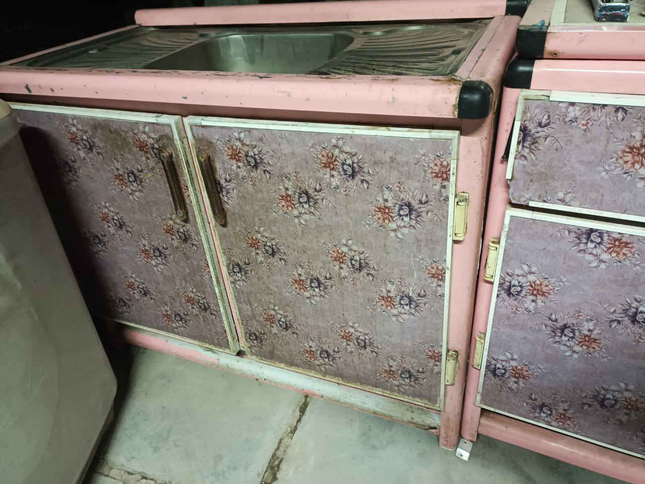 غراض وغرف نوم لبيع ابو دشير ***********
