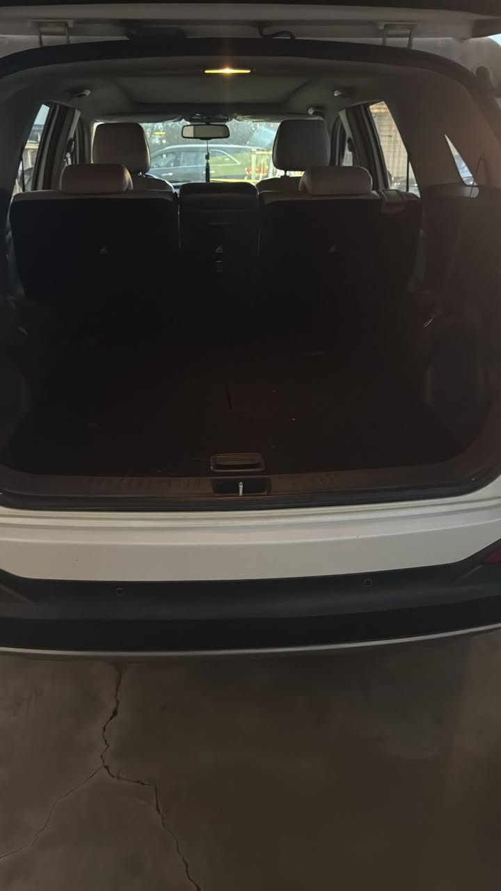 السلام سورنتو
موديل 2017 وارد خليجي 

فول مواصفات للأخير 
بانوراما 
زراكات 
بصمة 
جلد 
كشنات كهرباء 

سيارة مبدل نوزلات للمحرك 
وصوت بل سلف 

مكان// ديالى جديدة الشط 
السعر/230 وبيها مجال حك الجية 
الاتصال على الرقم//***********
@إشارة
