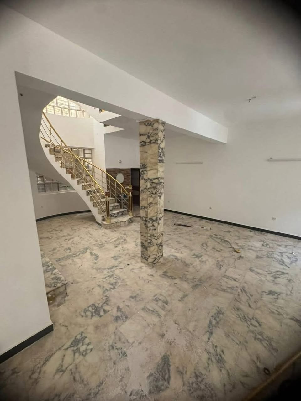 #للايجار_في_السيدية

دار بموقع استثنائي  (سكني او تجاري)المساحة 150م الواجهة 12

يحتوي ع أربع غرف وصالة ومطبخ وخدمات

السعر مليون و750 وبي مجال

الموقع مربع الكهرباء ثاني عقار عن الشارع العام

للاسـتفسـار الاتـصال علـى الارقـام التـاليه  
***********
━━━━━━━━━━━━━━━

#بيت #عقارات #منزل #بيع #وساطة_عقارية

#شركة #سيدية #بغداد #عراق

#عقارات_السيدية

#عقارات_الكرخ #ايجار_تجاري

#بنايات_سكنية

#عقارات_القادسية #عقارات_اليرموك #عقارات_المنصور
