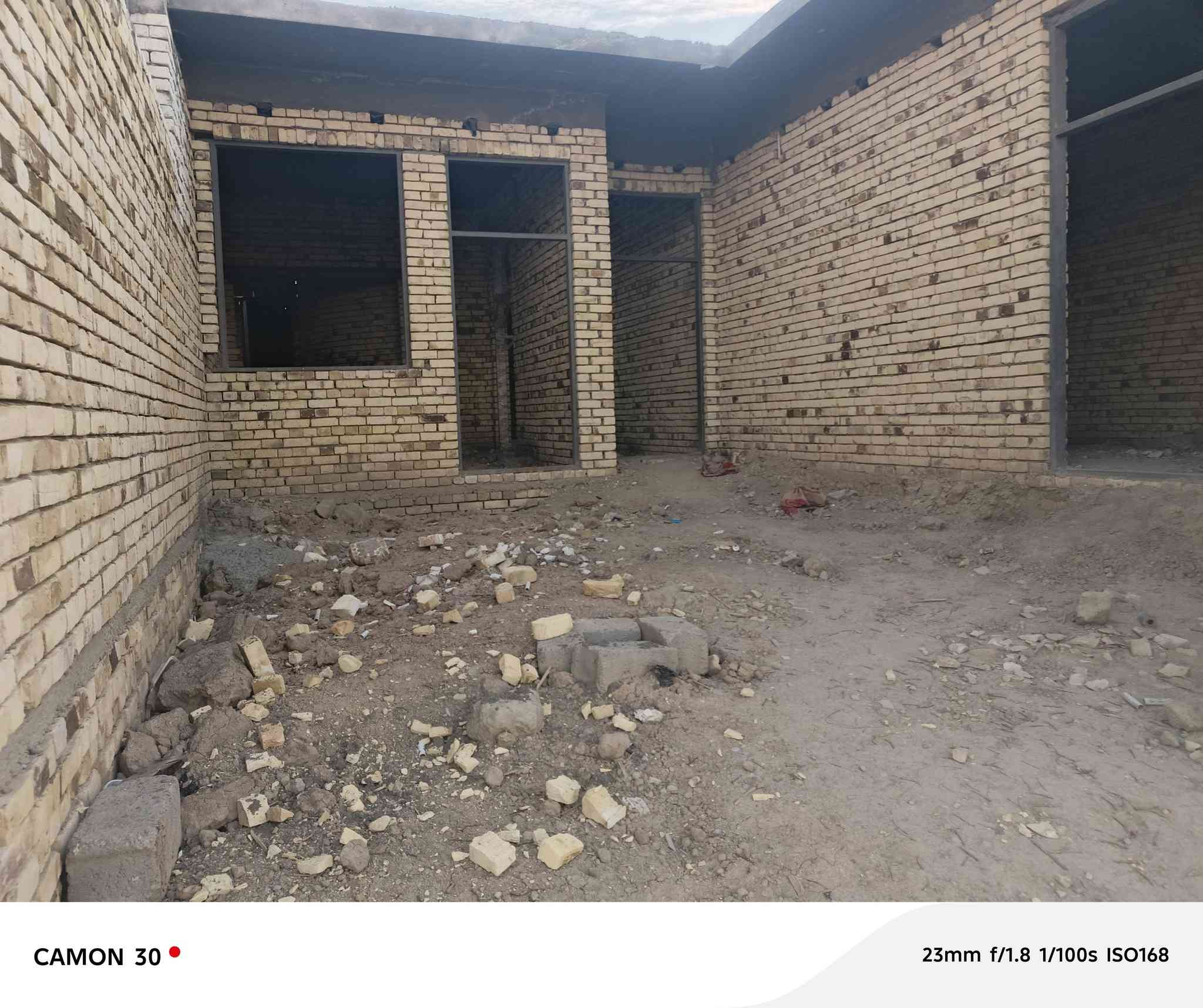 سلام عليكم الدار للبيع ناصريه شارع السفينه خلف مدرسه الواثق المساحه ٢٠٠م السعر ٥٥ بي مجال قليل للاستفسار ***********
