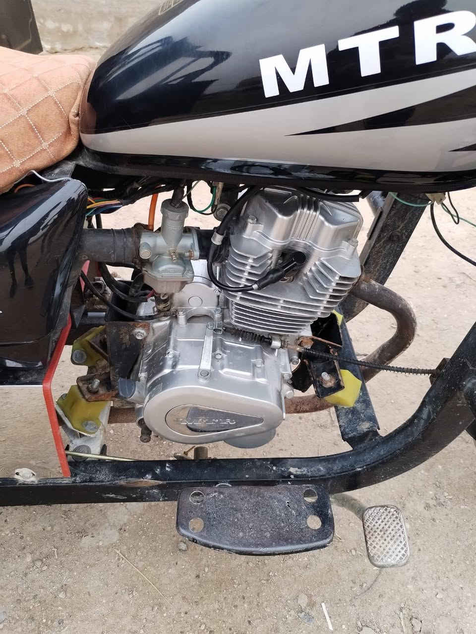 سلام عليكم ستوته كلك  مديل  2014 ستوته جاهزه بدي جديد شاصي جديد مكينه جديده تخم لايتات وره وكدام كله جديد ستوته خير من الله كبل لشارع سعر 1000 وبيه مجال مكان كوفه  وليريد يستفسر خلي ينتصل عله اذا رقم (***********)
