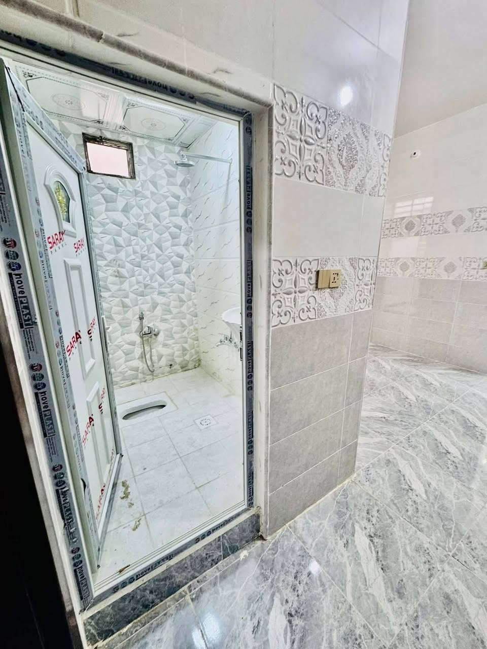 السلام عليكم بيت للبيع 100 متر مجمع بيتي سعر 65 ومع المجال للاستفسار على هذا الرقم ***********
