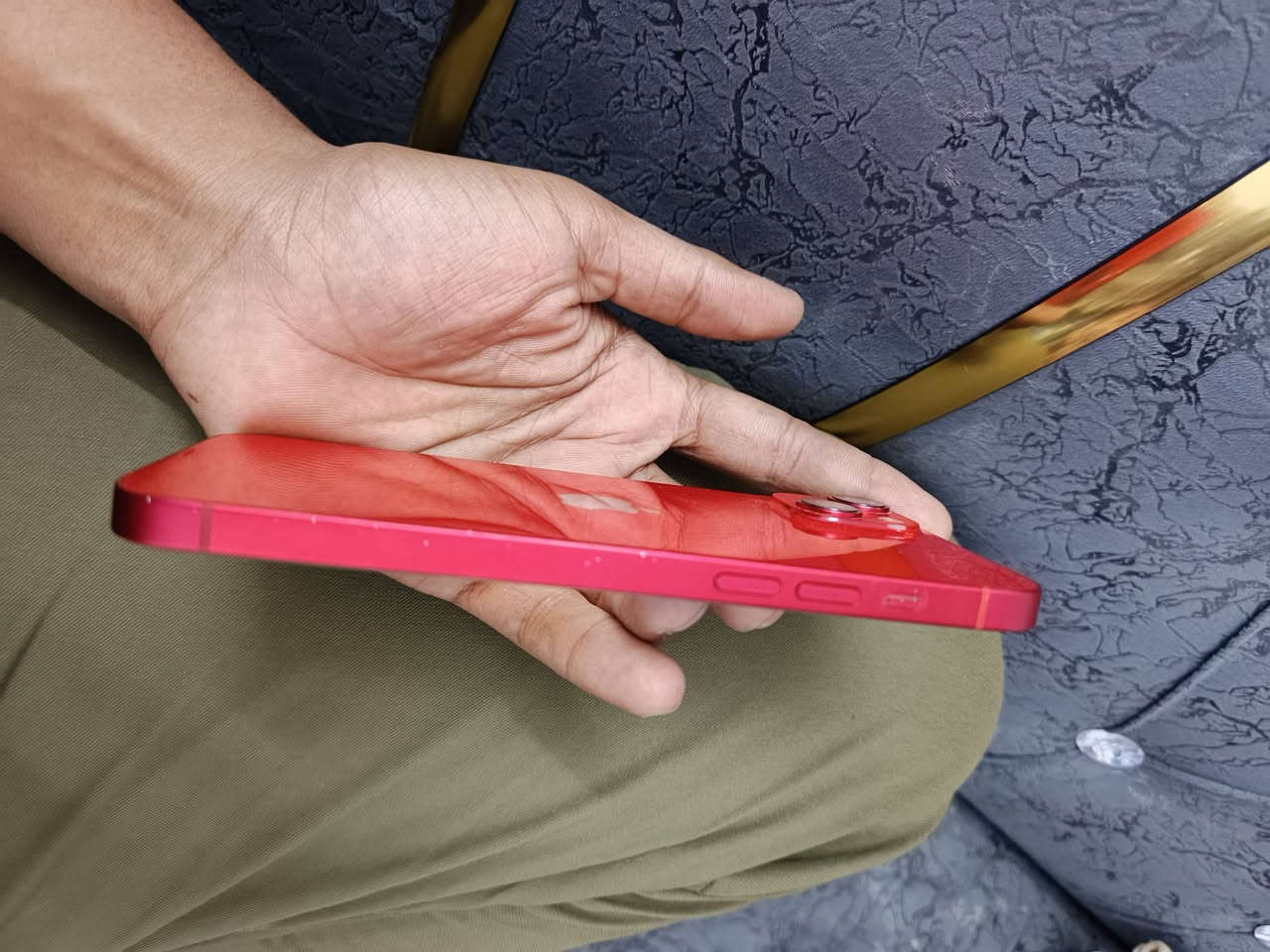 سلام عليكم ايفون 14 بلص نضيف كلش لون مميز 
ذاكره 256 ومامبدل شي نضيف كلششش 
بطاريه 83 مامرفوعه ولا مبدله بلاديههه 
شريحه ليسم يعني شريحه كترونيا ونسخه الامريكي
مكاني كربلاء البوبيات تفاصيل اكثر خاص 
رقمي *********** اتصال فقط ماكو واتساب
