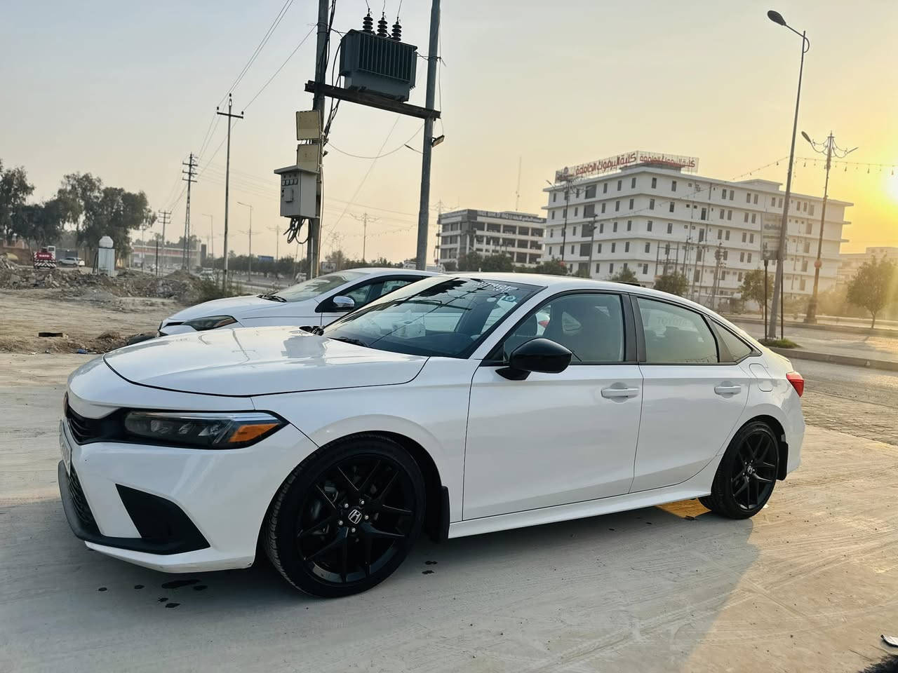 للبيع – هوندا سفيك سبورت 2024 

📍 الوارد: أمريكي
🪪 الرقم: معوقين – ديالى
🎨 اللون: صدفي (لؤلؤي يلمع على الأرض)

🔹 المحرك:

4 سلندر
 2.0L i-VTEC
قوي + اقتصادي بالبنزين

🔹 القير:
أوتوماتيك CVT
وضعية Sport للأداء الرياضي

🔹 الأمان (Honda Sensing):
نظام مانع الانزلاق VSA
ABS مانع انغلاق الفرامل
 Traction Control
 Airbags أمامية وجانبية وستائر
نظام الثبات الإلكتروني
نظام مراقبة ضغط الإطارات

🔹 الموصفات:
شاشة وسطية كبيرة تعمل باللمس
 Apple CarPlay & Android Auto
كاميرا خلفية متعددة الزوايا
مثبت سرعة
تحكم من الستيرنغ
تشغيل ذكي
شاشة معلومات رقمية
مكيف قوي جداً
USB / Bluetooth

ويلات سبورت أصلية
إضاءة LED أمامية وخلفية
تصميم رياضي أنيق
مرايا جانبية كهرباء

🔹 الداخلية:

مقاعد سبورت قماش
ديكور أسود رياضي
نظافة عالية

ملاحظات الشغل (بكل أمانة ووضوح):

جنطة مبدلة ونفس اللون
جامر لغ أيمن خلفي مصبوغ نص صبغ
جامر لغ أيمن أمامي مصبوغ
بنيد مبدل ومصبوغ�➡️ الشغل مرتب والسيارة ما تحتاج شي
سونار موجود بصور

✅ السيارة جاهزة للفحص
💰 السعر: قابل للتفاوض للجاد فقط
📞 الاتصال / واتساب:***********
