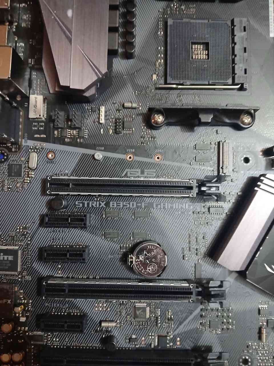 Asus ROG B350-F مذربورد 
بهل شكل هذه اليفيده متواجد توصيل موجود بغداد وجميع المحافظات بغداد, العراق


**إذا كنت صاحب هذا الإعلان وتريد حذفه لأي سبب، رجاءا أرسل رسالة إلى الدعم الفني**