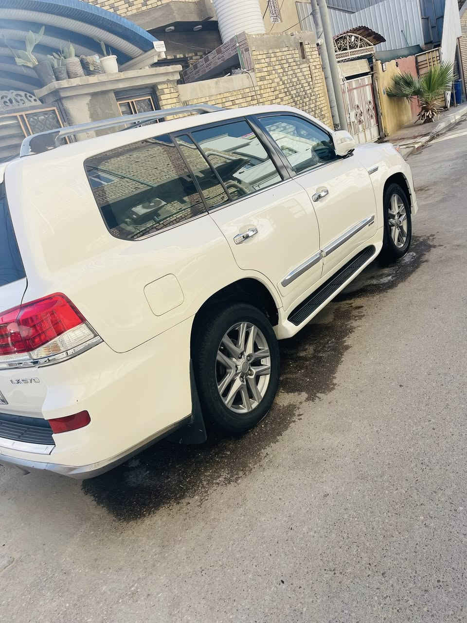 السلام عليكم
لكزز بريم اصلي موديل 2011
سياره جاهزه من كلشي رقم بغداد
أنكليزي سياره بريم فول مواصفات 
داخل مشمشي المرغوب 
تخم تاير مرايات شفط كشنات كهرباء 
تدفئه وتبريد كامرات 5سياره جكات 
5بصمات بيبان حساس خلفي وأمامي 
السياره جديده السعر 340وبيه مجال 
مراوس أو بيع مكان بصرة ياسين خريبط 
الرقم ***********
