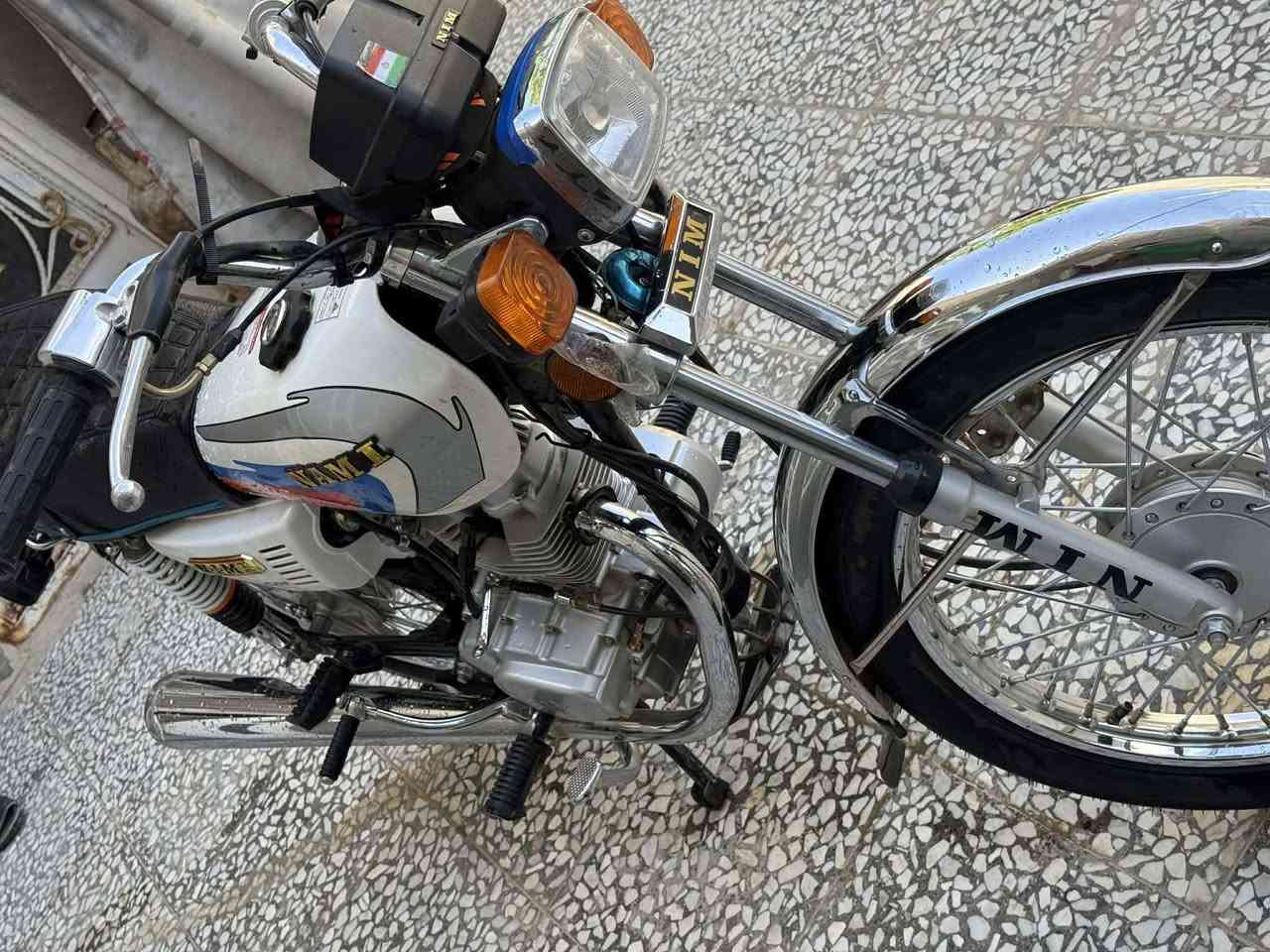 يا لله سلام عليكم  مرخصت مدير الكروب دراجه 4 كير اصولي  للبيع بعدهي زيرو اكاتبك من الوكيل ابسمك ماملعوب بيه برغي ما مفتوح بانزين او دهن فقط كهربائيات شغاله كلشي شغال صارله اقل من  4 اشهر  من طالعه من الوكيل ع وضعيت الوكيل اشاير لايت بكلايت هورن عالي ناصي كله شغال نامه اصلي مو تقليد طلعته بيدي من الوكيل مكاني نجف---{ السعر مليون او 150--﴾ وشراي ابخدمته.. بيخير اويدلل  محرك ناعم يخبل دراجه ربع مذب عليه كفاله عامه.. رجأن الموشراي ليعامل بيع فقط تحياتي لجميع..  : نجف :  👑 🤍                     .  «… *********** …»
