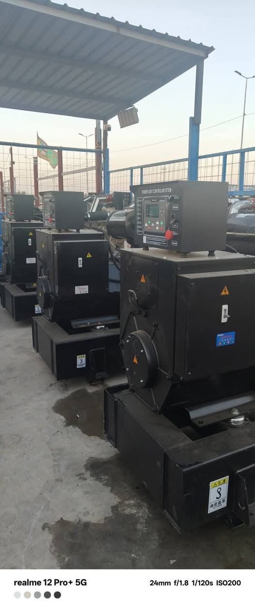 السلام عليكم 
بفضل الله تم وصول مولدات 
نوع كمنز 6 سلندر 
24/114ولف 
250KAV نحاس %100 
وكمنز 6اسلندر 
102
                                                                  نحاس % 100 150KAV 
ضمان الحمل شرط الشغل والظمان 
خصم في الاسعار الى زبائنا الكرام 
العنوان بابل شوملي 
***********
***********
