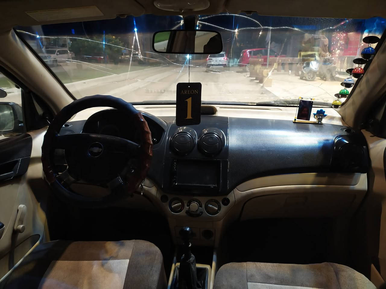 السلام عليكم افيو خليجي للبيع موديل 2010 مكفوله من ضربه مكينه وكير وحدايد خير من الله سياره جاهزه من كلشي بيه مكانات صبغ مكينه مفتوح 1600 رقم بابل سنويه 2028 السعر 48 وبيه مجال بسيط تصال عل رقم مكاني بابل ***********
