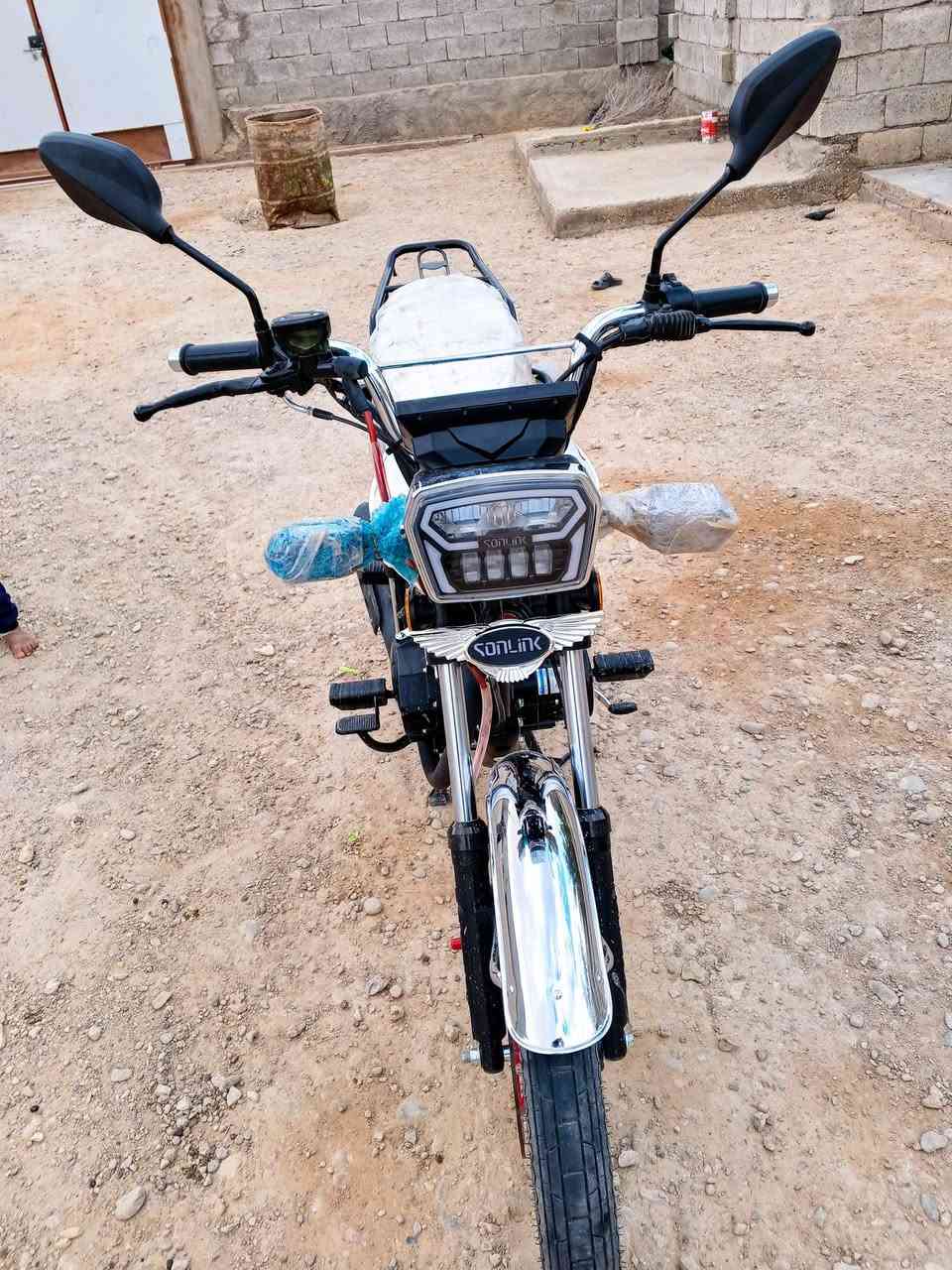 سولنك 25لبيع او مراوس ماوصل شي قيم بلي يحبه الله  على وضع شركة أوراق بصمات سويجات شراي يتفضل وهاذه رقمي ***********
