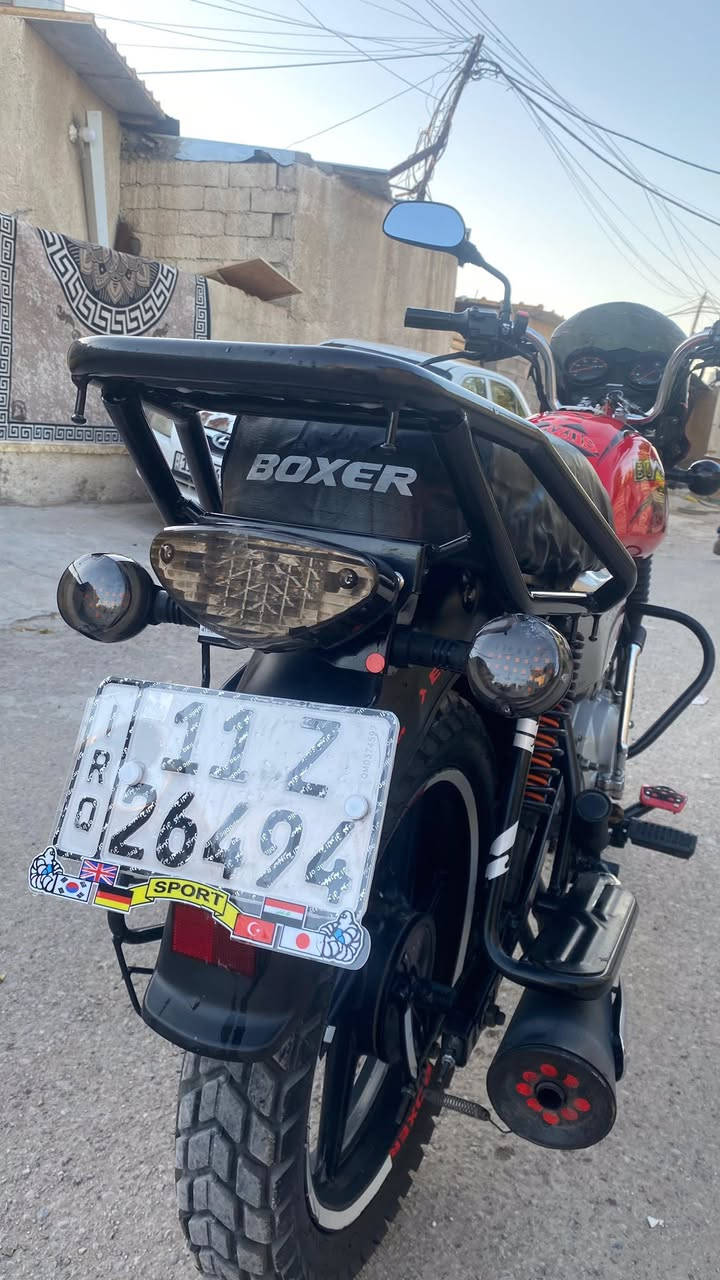 سلام عليكم بوكسر مديل ٢٣ شهر ٣ مرقمه دراجه جاهزه من كلشي مكينه بس مفيلسه  ماشيه ٣٠ الف المكان بغدد البياع سعر ب ثنين  و نص و بيه مجال رقم *********** @
