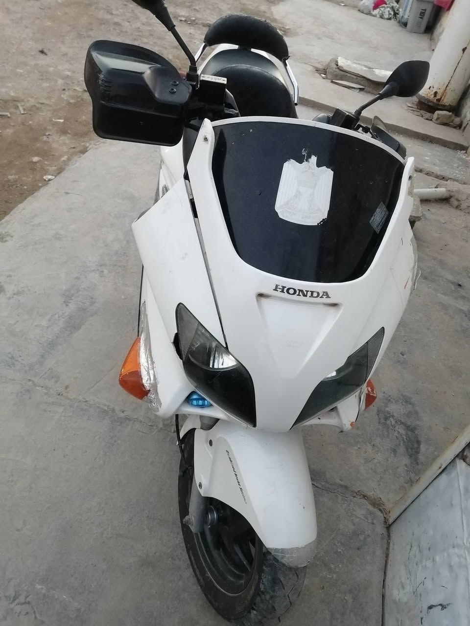 السلام عليكم شباب من رخصة الادمن المحترم دراجة فورزه ٠٦ كلشي شغال بيها بس يحتاجلها اتفيلس بسيط وتنظيف كابريتر والكفر بي ثلم ازغير موضح بل صور مكان بغداد الكرخ الدراجة نكره بكل وقت ٤٥٠ وبيها مجال ***********
