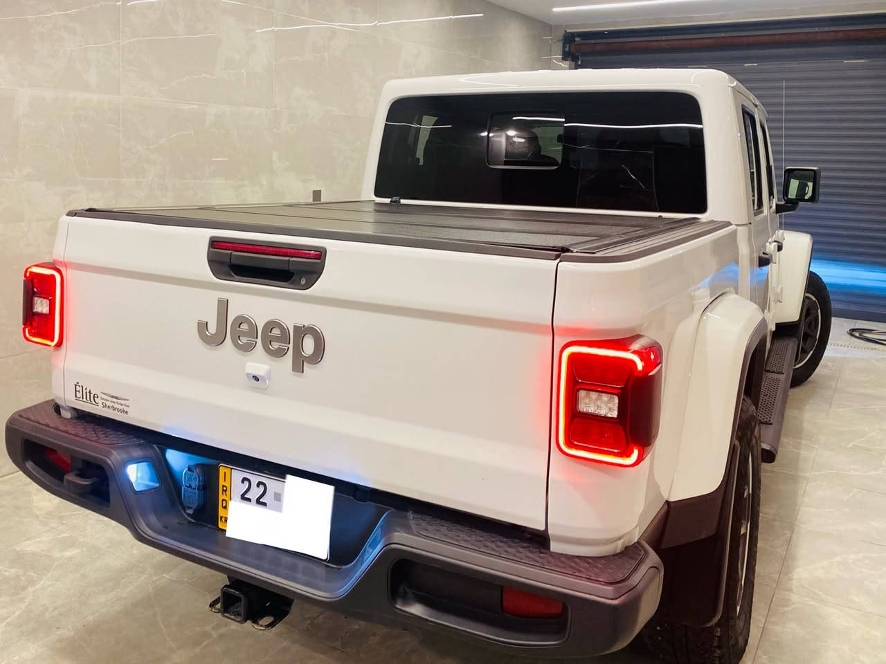 بسم الله الرحمن الرحيم 

جيب كلاديتور بيكاب 2021 وارد أمريكي 
(كلين تايتل )
مكفول كفالة عامة 
عنوان السليمانية 
رقم صاحب سيارة:-***********
كير و مكينة وكهربائيات كل كفالة 
ماشي:.33,000🛎️
محرك:.V6 / 3.6

نص مواصفات 

دبل اكسل
بصمة
كشنات تتفية
ستيرن تتفية
شاشة حجم كبير 
ليد امامي و خلفي
حساس امامي و خلفي
بلاجكتور 
ويل كروم 
تبريد قطعتين 
Auto star stop 
تحكم و تعديل سرعة

تحويل وكالة نفس اليوم 
رقم و سنوية جديد
رقم اربيل دولي

عنوان السليمانية 
رقم صاحب السيارة:.***********☎️
