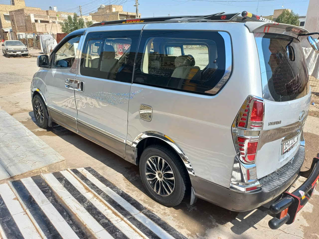 سلام عليكم هونداي ستاركس ٢٠٠٩محور سبلاين ١٢ قبق اسود كفاله عامه من صبغ وتبديل والكص رقم ميسان انكليزي مصفره من كل النواحي حداديه جديد وتخم تاير السعر {١٥٥} وبيها مجال الاشراي اتصل على الرقم *********** مكان سياره في ميسان حي الوحده.                     {بيع اومراوس بستاركس فقط}
