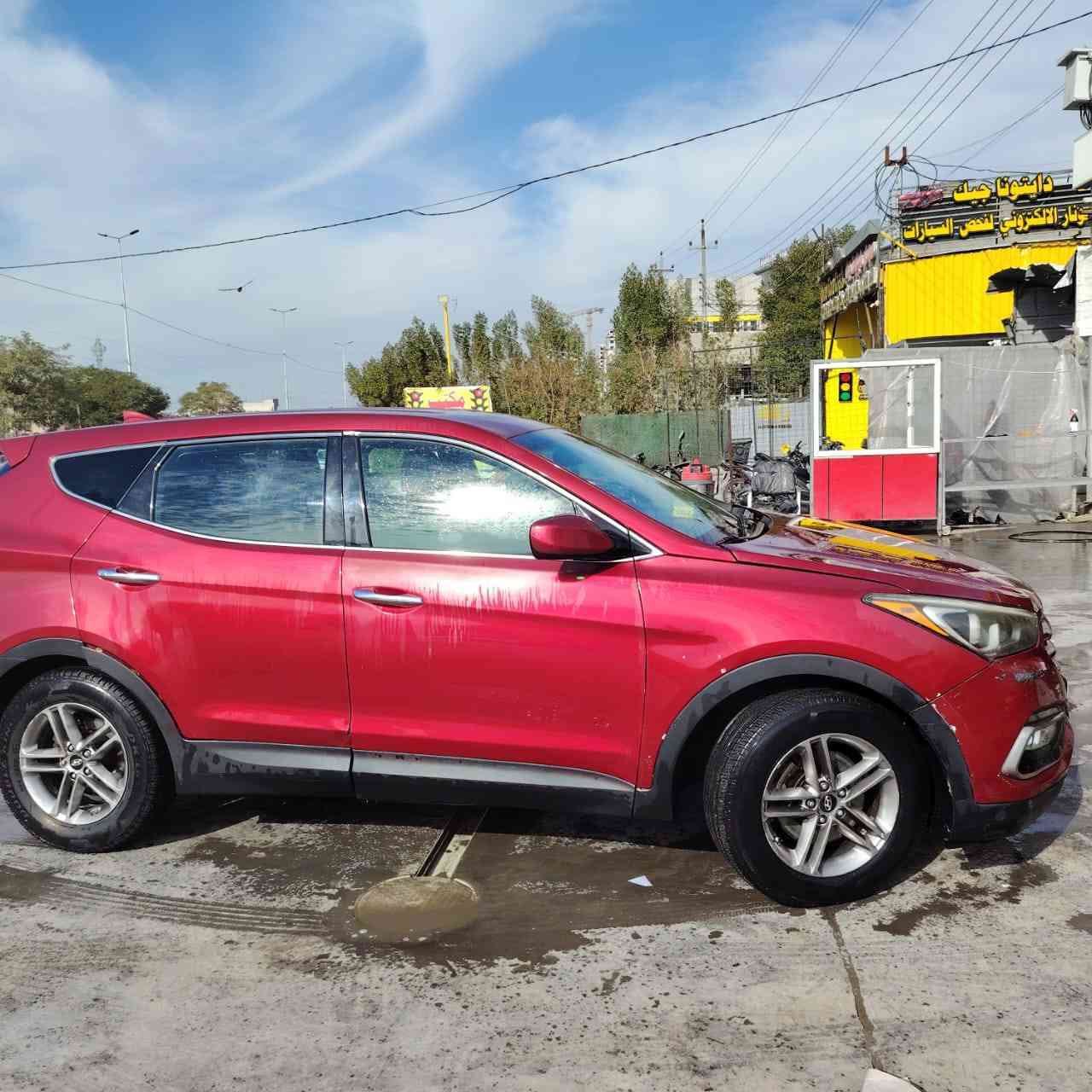 مكلف بالنشر
سنتافي موديل 2017 للبيع 
أمريكي حادث باب بصف السايق 
المحرك مجفت 
محرك 4 سلندر 2400
gdi
صدر جديد كير وتايرات 
4 ويل 
السعر / 12800 دولار
للتفاصيل الاتصال بصاحب السيارة  على الرقم 
***********
