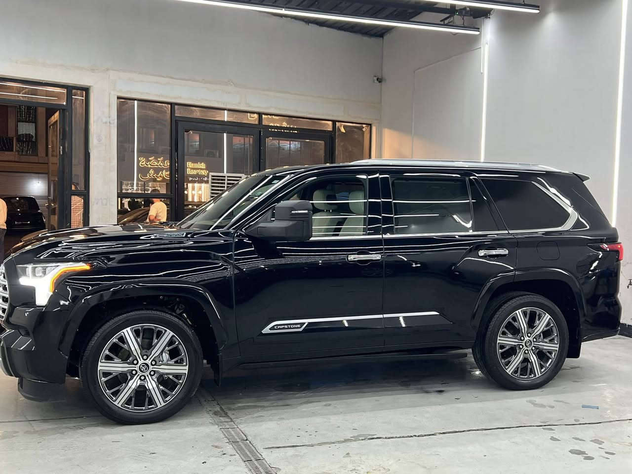 #تويوتا_سيكويا  شكل جديد  كابستون
#موديل 2023 (هايبرد)

#مواصفات_كابستون فول فول اعلا شي  رهيب 

ماشيه 14 الف
محرك 6سلندر هايبرد تون تيربوو
رقم بغداد
السياره بدون اي نقص

الضرر -صور الضرر مرفقه مع الصور 
بدون ايرباك بدون شاصي بدون دواخل

المكان -بغداد -العامريه

للاستفسار (اكرم الحديثي)

***********
 
***********
