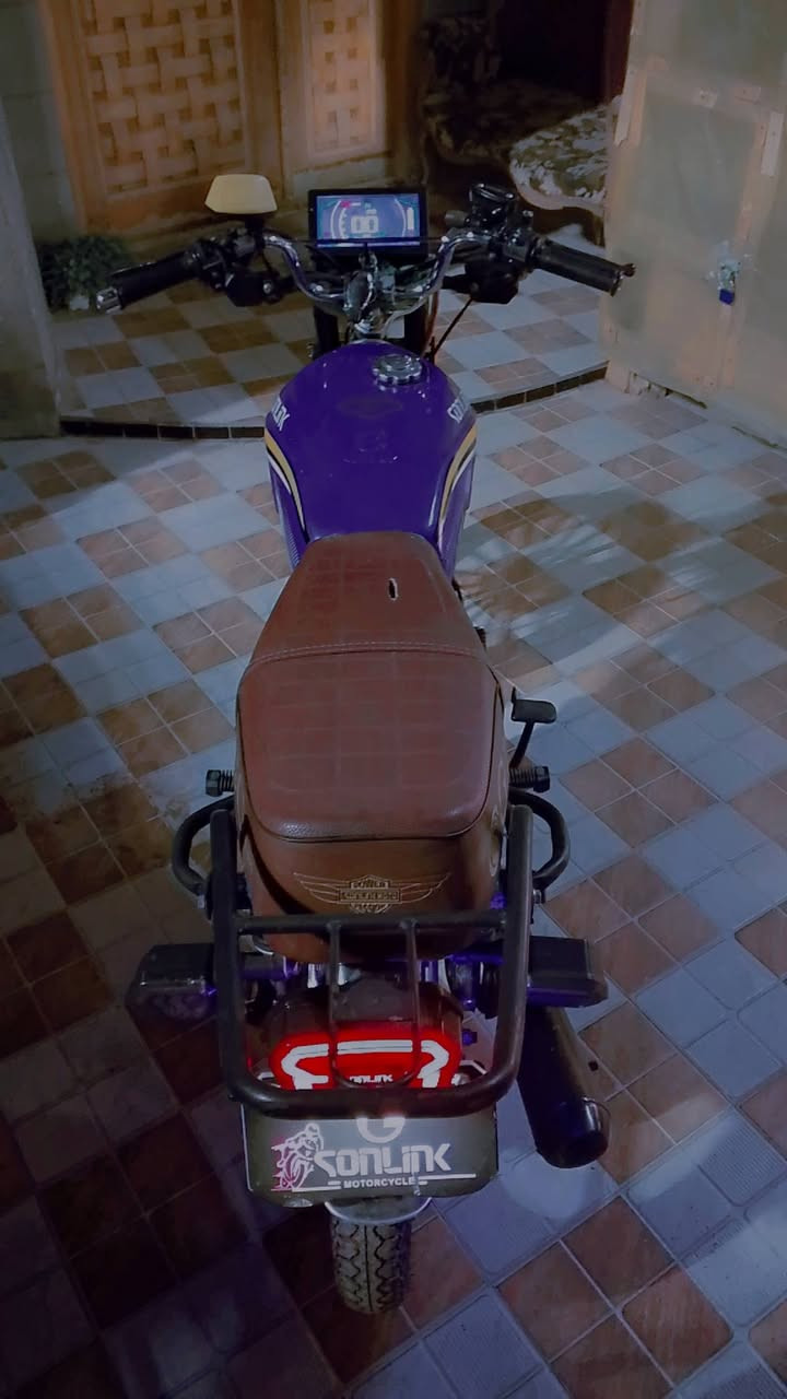 السلام عليكم سيفان للبيع موديل 25 مكفوله مكينه اوراق السعر 750وبيه مجال للطيبين مكاني بل حمزه الغربي  شراي خابرني وميكون خاطرك اله طيب***********
