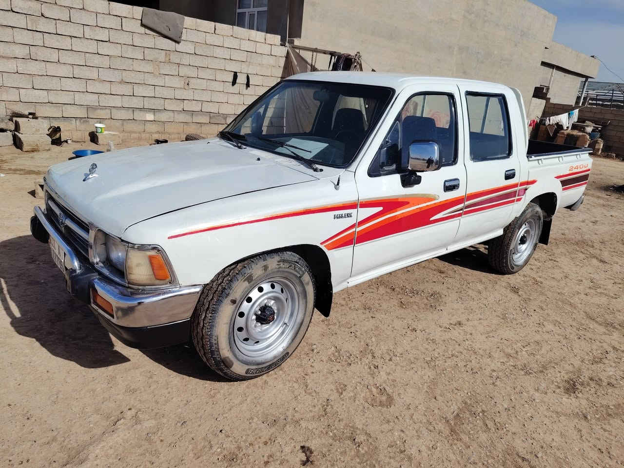 للبيع تيوتا بيكاب ٩٢ دبل رقم بغداد دولي سنويه ل٢٩ بسمي ٧٣ وبيها مجال المكان كركوك الحويجه ***********
