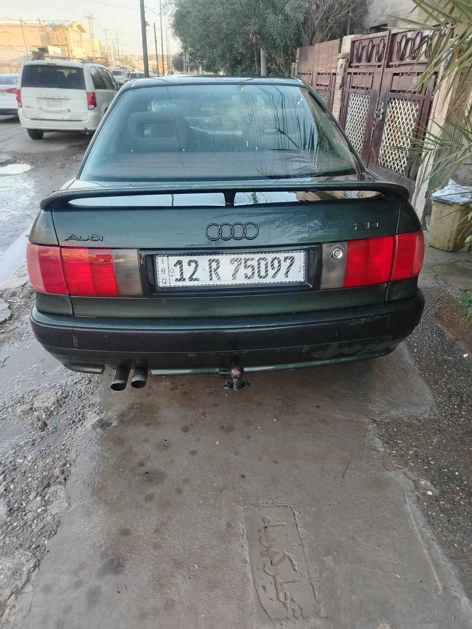 السلام عليكم سيارة اودي جاهزة تبريد باسمي رقم انكليزي كابون بانزين بيها صبغ عام رش بيها تقحيل جان بدون مرواس بيع فقط قفل ٣٥ واكو ارخص كل شي موجود بل سوك رقمي ***********
