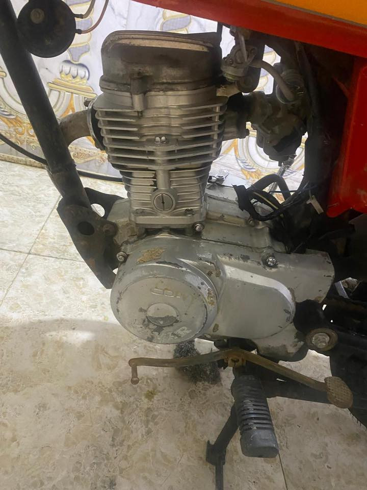 سلام عليكم للبيع دراجه  إيراني مكينه مفتوحه بس ناعمه ناعمه  كلش  دراجه. دوات مكفوله من سرقه.  سعر 600 .   . مكاني البصره 5ميل    رقم الهاتف ***********
