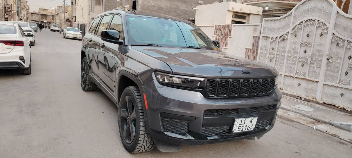 السلام عليكم سياره جيب موديل 23 فول مواصفات ماشيه 18 سياره جديده لوك رقم بغداد  رقم بغداد الدولي باسمي ***********
*********** رجاء اتصال فقط ما متواجد على النت
