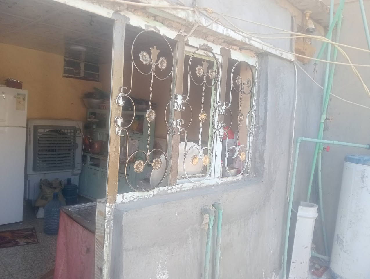 تنظيف وصبغ بوب وشبابيك حديد صبغ. واجهيات وداخل تصليح طلس كوبلنات بغداد أسعار مناسبة ***********
