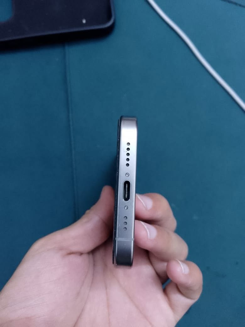 سلام عليكم
للبيع: iPhone 15 Pro (مستخدم بحالة ممتازة)📱
🔹 الذاكرة: [ / 256 جيجابايت]
🔹 اللون: [ تيتانيوم طبيعي ]
🔹 نسبة البطارية: [86]% 🔋
🔹 حالة الجهاز: [ لم يفتح ولم يدخل صيانة سابقاً ,فقط بي طكع بلشاشه مثل ما موجود بلصور ولكامرات الخلفيه هاي مو كسر هاي لزكات]
🔹 الملحقات: [ الكارتون الأصلي مع السلك ]
🔹 الضمان: [ يومين]
📍 الموقع: [بغداد المشتل]
💰 السعر: [٦٠٠]
📩 للتواصل والاستفسار: واتساب ***********
