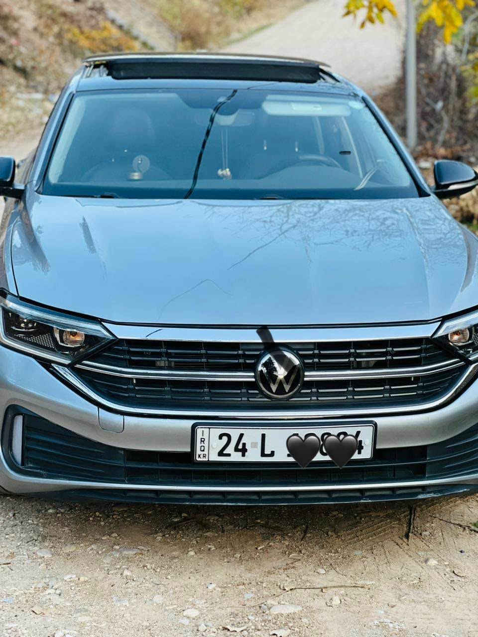 Volkswagen jetta sel premium 2022
جيتا موديل ٢٠٢٢ sel فول مواصفات ١/١ 
ماشية؛31000 mile
(بيها  جملوغ ربع بولندو  ربع قباغ صندوغ صبغ بدون دواخل و بدون ايرباك ) 
سيارة مرقم جاهز رقم و سنوية جديد 
مكان سيارة : دهوك 
سعر : 165 ورقه و بيها مجال 
                          3VWGM7BU4NM026307
رقم موبايل :*********** دهوك, العراق
