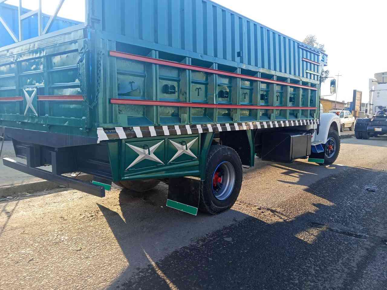 سلام عليكم للبيع سكانيا لوري 111  سياره مطوله  جاهزه مصبوغه عام سياره جديد بمعنا الكلمه رقم انكليزي رقم نينوى بسمي مكفوله كفاله عامه مال صديج كير محرك اكسن تواير جدد سياره جديده  وين الي يدورون جديد للجناي رقم***********اسيا***********
