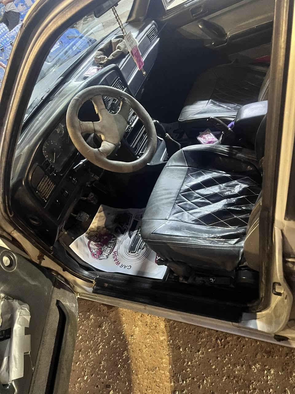 سلام عليكم 
للبيع او مراوس 
هونداي سوناتا 1 
موديل 93 رصاص فضي 
السيارة  نظافة فول شرط المحرك والكير 
السعر 38 بيها مجال تريد وكالة او تحويل 
صلاح الدين قضاء الدور
***********
