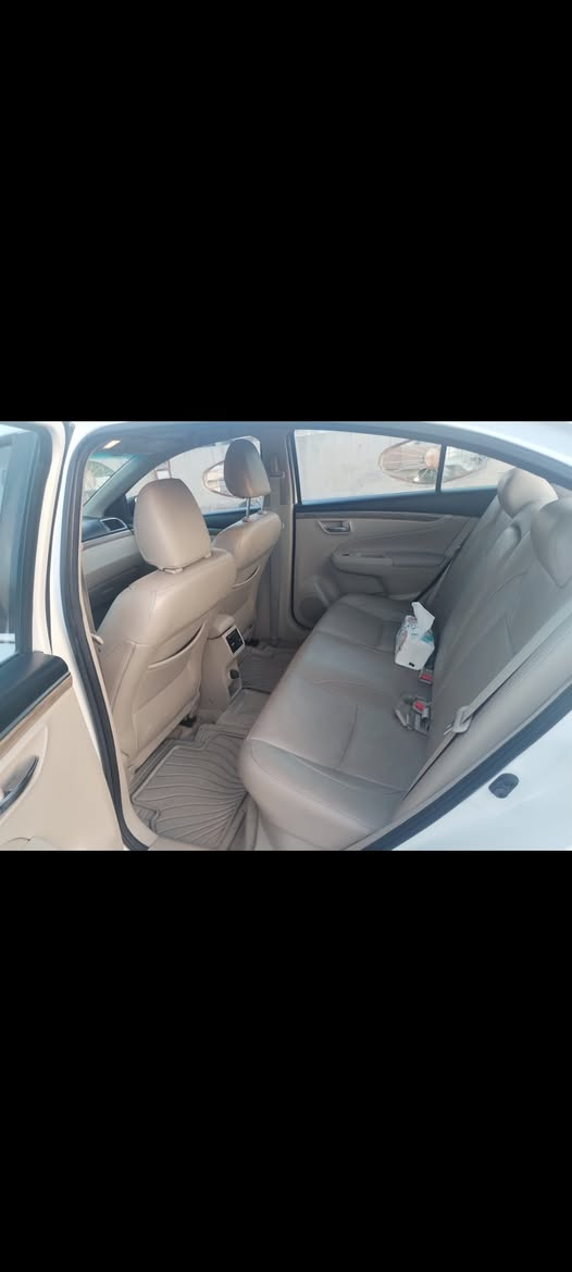 سازوكي سياز موديل 2019 
مواصفات 
بصمه
كامرا خلفيه 
حساسات خلفيه 
تحديد سرعه 
حساست تاير
مكينه و كير مكفول 
رقم سلمانية     سعر95$ و بيها مجال 
***********
