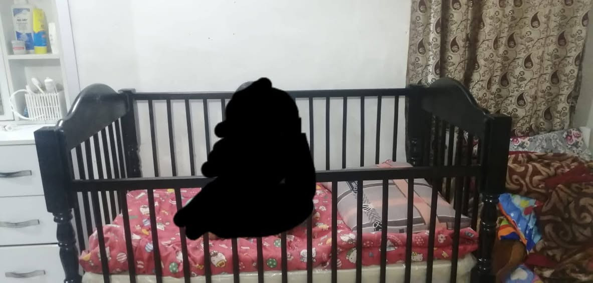 سرير نفر نظافة ٩٥% شخط ما بي اشتريته لابني وطلع كلش كبير وما عندي مكان بالغرفة سعر ١٠٠ وبي مجال
سرير طفل كلش نظيف ما عدا فطر بسيط ما مبين 
سعره ٤٠
للاستفسار واتساب ***********
