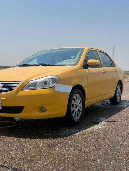 السلام عليكم بيوايدي للبيع 2013 بيه ضربة خفيفة بل بنيد فقط والسيارة خير من الله ومصفرة هية وغرامات. السعر 55 وبيه مجال قليل الاستفسار ***********  مكان السيارة بغداد
