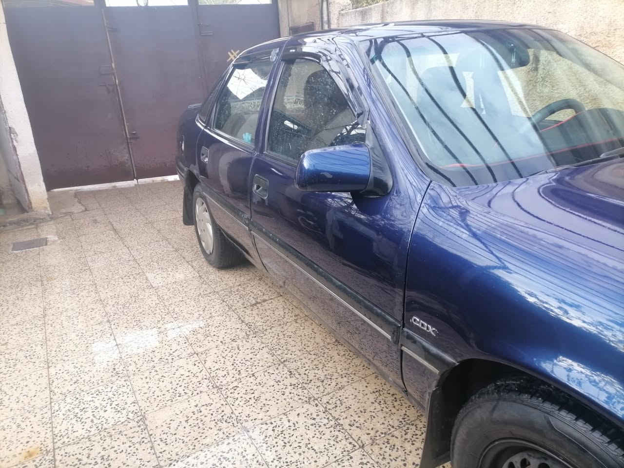 اوبل فكترا نضيف حيل
موديل1991
محرك:18
رقم نينوى الماني
صاحباها الشرعي موجود في حمام العليل
 السعر45 
للاستفسار ‭0780 584 9802‬
