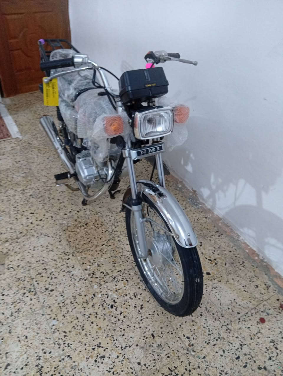 السلام عليكم دراجه للبيع نامه موديل 24 اوراق كامله السعر 500 وبيها مجال مكاني ديالى منصوريه جبل ***********
