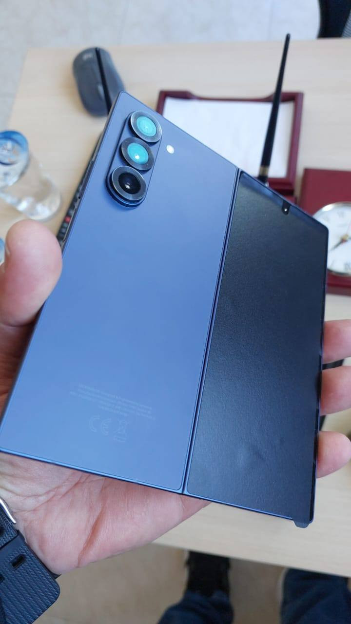 Zfold 6
Blue , 256
Almost new
ضمان عين الفهد 
بيع او مراوس على Zfold7
***********
