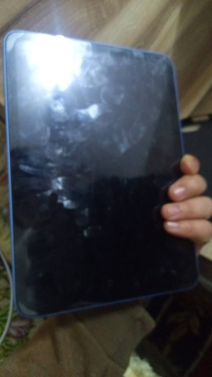 متوفر ايباد 10 ذاكره 64 لون ازرق
فقط البصمه متوقفه جهاز اخو جديد  ***********

واتساب سعر ب350بي مجال
