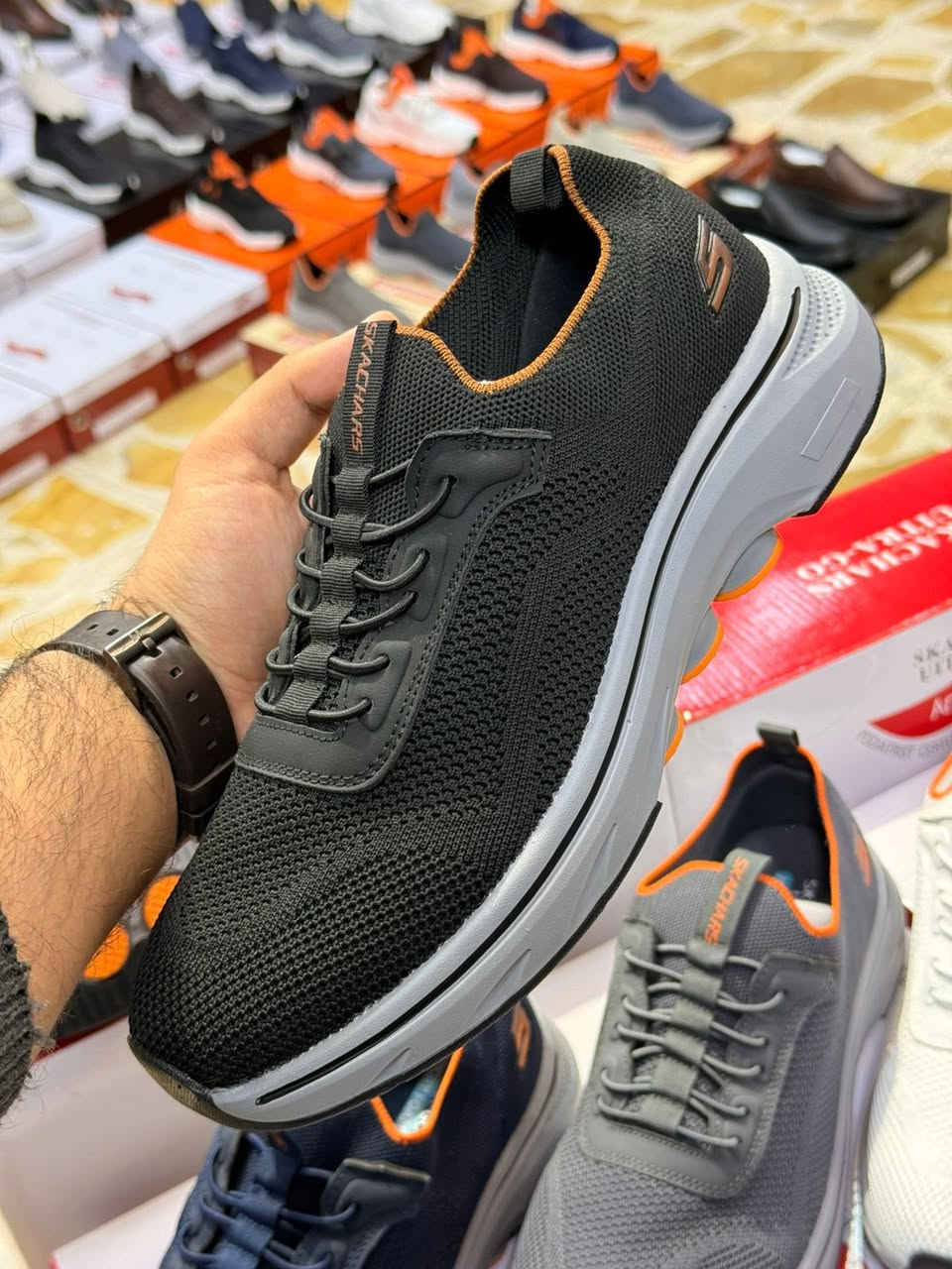 خطوتك تبدي من هنا👟 
تشكيلة أحذية رجاليه مميزه. أحذية مريحة .ستايل عصري وخلي كل خطوة تحچي عنك👍 
خامة عالية✔️
راحة تدوم طول اليوم✔️ 
تصاميم تناسب جميع الاذواق✔️
 متوفر اكثر من موديل 
الاحجام 40.41.42.43.44.45
متوفر توصيل لجميع المحافظات 
للطلب والاستفسار مراسلة الصفحه او من خلال تطبيق الواتساب ***********
العنوان-الانبار- راوه الجديده الشارع العام.
