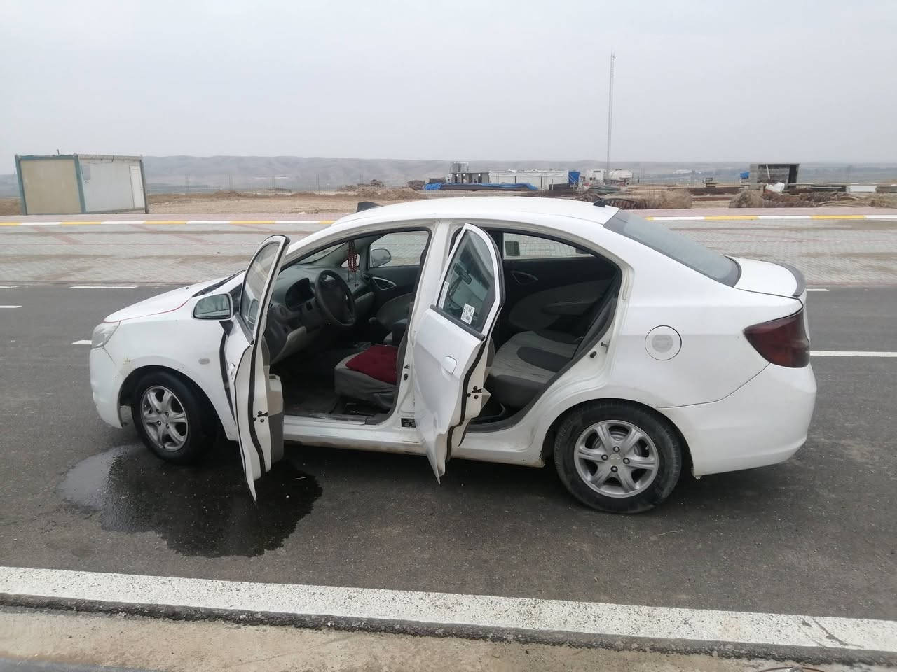 شوفرلیت سایل 2012
قیستە کانه
گێرومە کینە ی کرۆلا مە کینه بچوک 
چوار پسته مە مسرە فی نیه به نزین زۆرکه م ئه خوا
چوار جام کارە با شاشە ایپادە کامیرا
تە برید سارد گرم🔥
بە شە رتی حاسیبە اوه ڵیات سه نه وی پلاستیک
سعر 39 گه ڵا معامه له یه کی برایانە 
گۆڕینه وه یش اکم به شتیک بە دلم بێ 
***********
