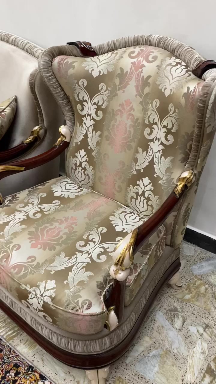 للبيع تخم تركي درجة اولى
نظيف كلش بدون اي ضرر
١٢ قطعة ٤ كبار و٨ صغار
طبلتين ٢ كبار و ٢ صغار
‎السعر ٤ ملايين 
للاستفسار 
***********
