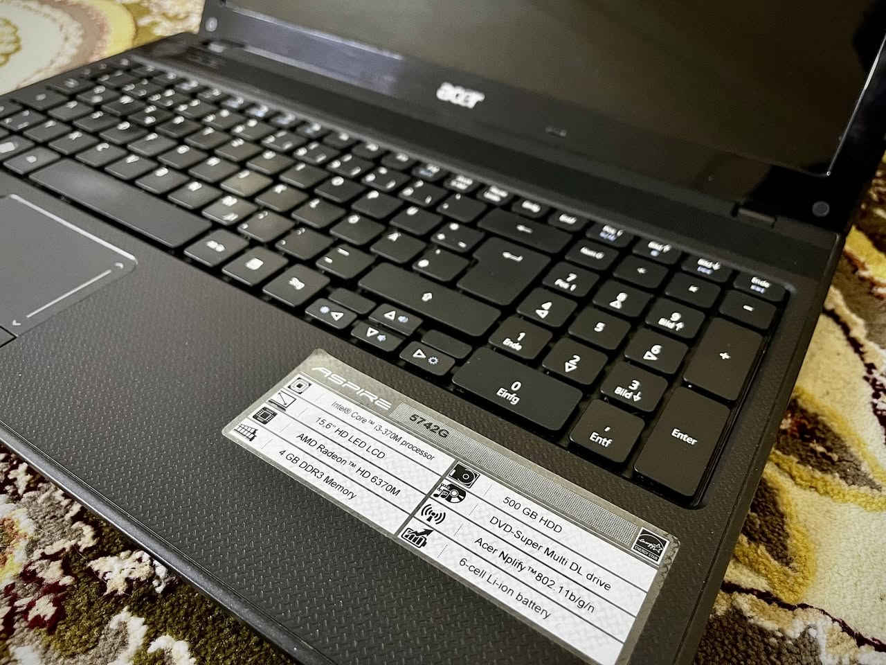 السلام عليكم
جهاز لابتوب acer
RAM 6GB 
HARD HDD 500GB 
المعالج Intel Core i3 M 370
كرت شاشة خارجي AMD Radeon HD 6300M
شاشة حجمها 15.6
بطارية تقاوم تقريبا من نص ساعة الى ساعة حسب الاستخدام
معاه شاحنة اصلية
معاه وندوز اصلي 
السعر 150 الف 
المكان الموصل الجانب الايمن


**إذا كنت صاحب هذا الإعلان وتريد حذفه لأي سبب، رجاءا أرسل رسالة إلى الدعم الفني**