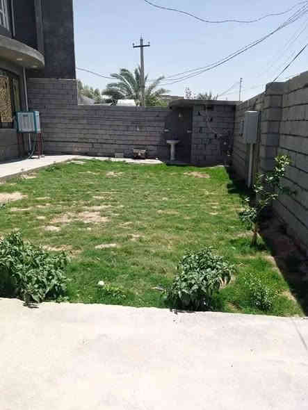 دار للبيع في بهرز عل شارع العام المساحه 650مترمقابيل مشروع ماء جنوب بهرز للاستفسار ***********
