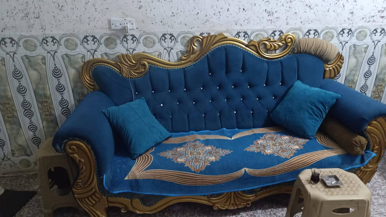 سلام عليكم تخم 5قطع 2 كبار، وحدا وصط و 2 كراسي مكان بابل قرب المام بكر السعر 350 او بي مجال ***********
