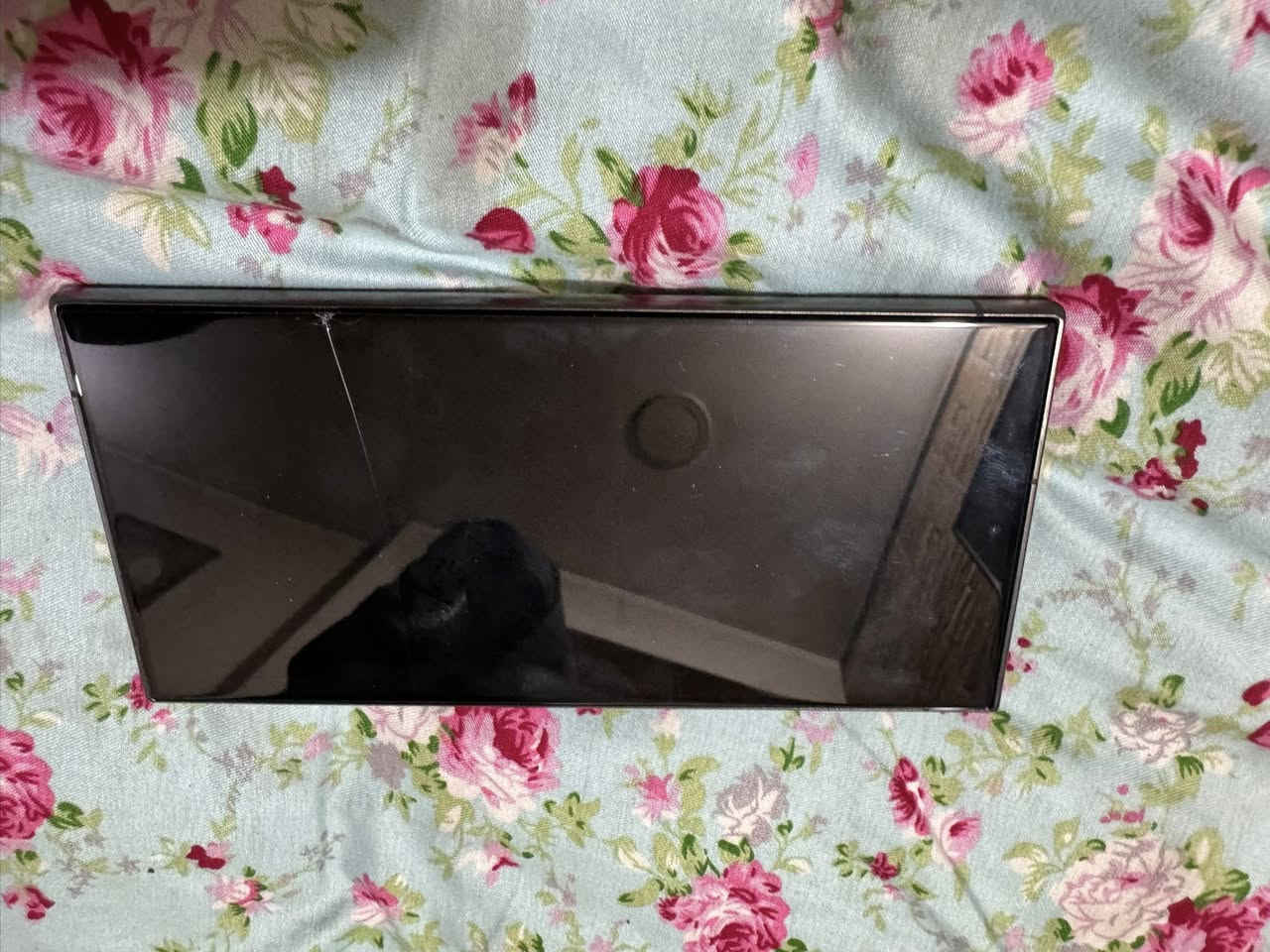 سلام عليكم من رخصت الادمن عندي الترا ٢٤ sذاكرة واحد تيرا الله شاهد جهاز نضيف بل تصوير مو حلو الجهاز من تجي تگلبه وشوف رايده بمليون و ١٠٠ قفل 

 واتساب او الاتصال ***********
